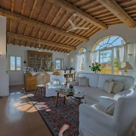 Charming Altana With Tower View Apartment