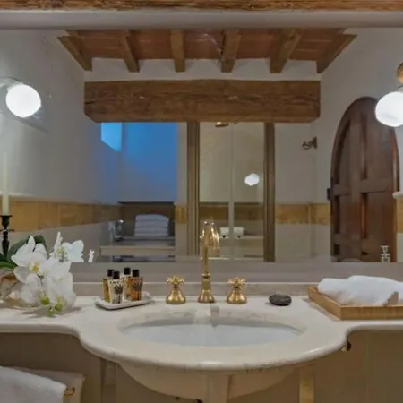 Charming Altana With Tower View Apartment